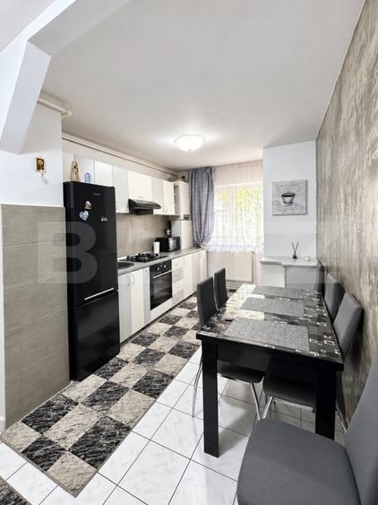 Apartament cu 3 camere semidecomandat, mobilat în Nord