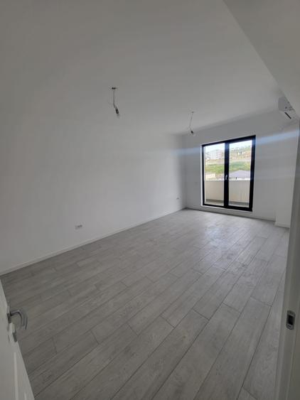 Garsonieră decomandată în Vișani