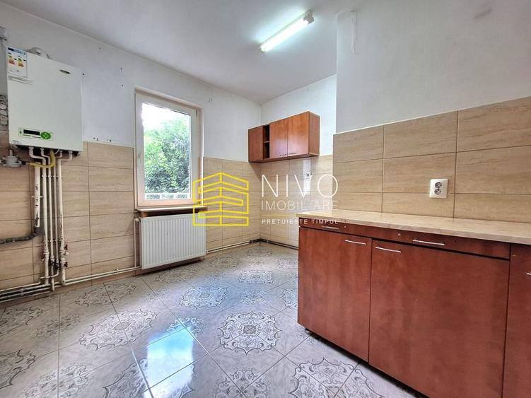 Apartament cu 3 camere decomandat în Tudor
