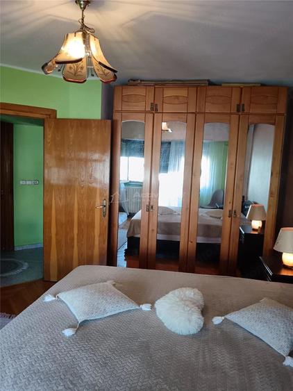 Vanzare apartament 4 camere-Bd. Decebal - 5