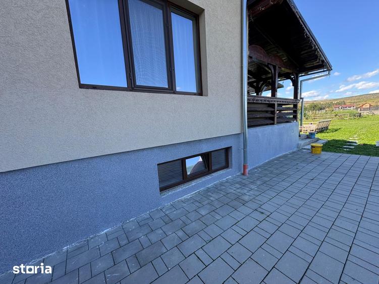 Casă cu 4 camere cu Teren 1400 Mp în Central