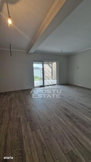 Casă cu 4 camere cu Teren 274 Mp în Remetea Mare