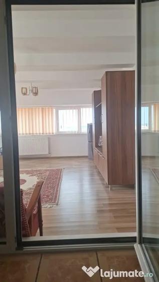 Apartament cu 3 camere decomandat în Obcini