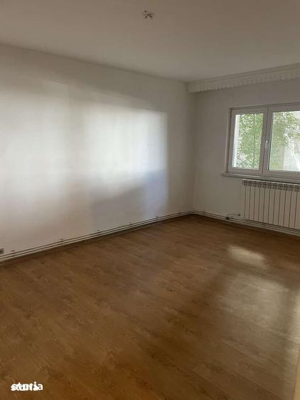 Apartament cu 3 camere decomandat în Nord