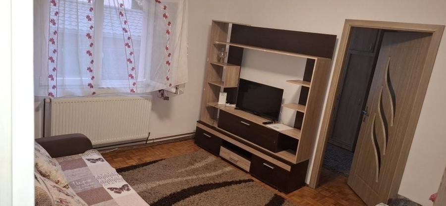 Apartament cu 2 camere semidecomandat în Cedonia