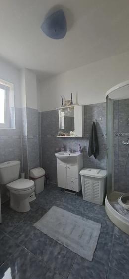 Casă cu 6 camere cu Teren 159 Mp în Andronache