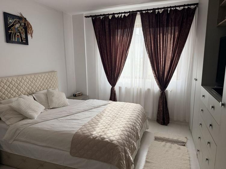 Apartament cu 3 camere decomandat în Dobroești