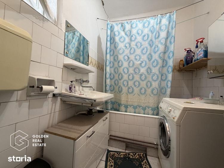 Casă cu 6 camere cu Teren 720 Mp în Grădiște