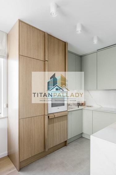 Apartament cu 3 camere decomandat în Titan