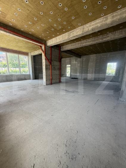 Spațiu comercial, de 180 mp, în Centură