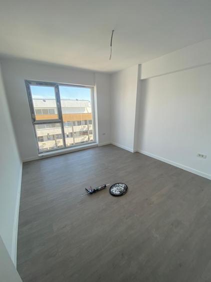 Penthouse cu 3 camere decomandat în Berceni