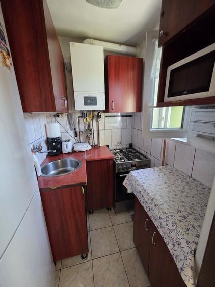 Apartament cu 2 camere nedecomandat în Petru Rareș