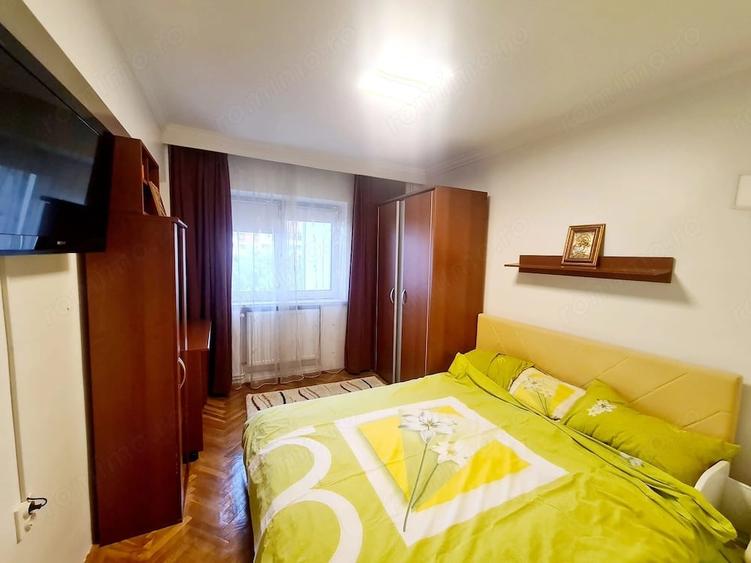 Apartament cu 4 camere decomandat în Central