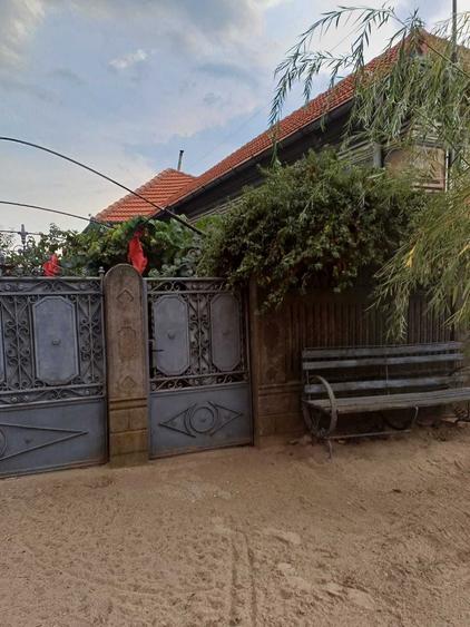 Casă cu 4 camere în Poiana Mare