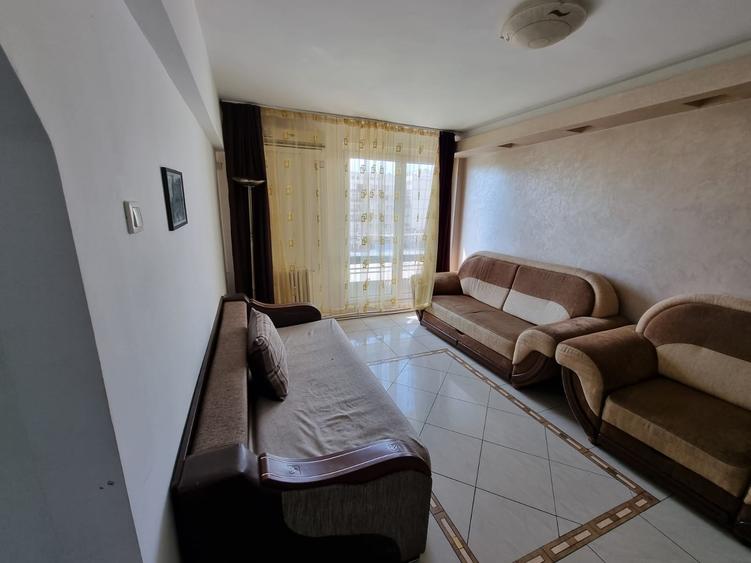Apartament cu 2 camere semidecomandat în Piața Unirii