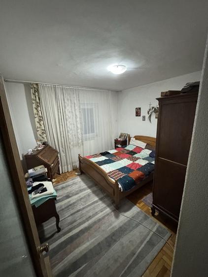 Apartament cu 3 camere decomandat în Obcini