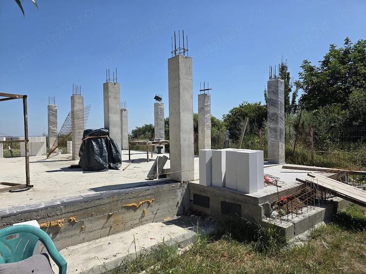 Casă cu Teren 7400 Mp în Văculești