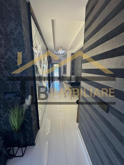 Apartament cu 3 camere semidecomandat, mobilat în Est