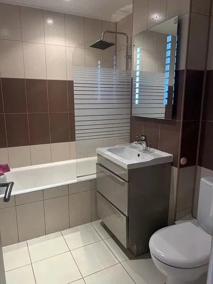 Apartament cu 3 camere decomandat în Astra