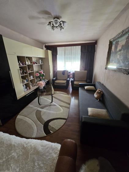 Apartament cu 2 camere decomandat, mobilat în Freidorf