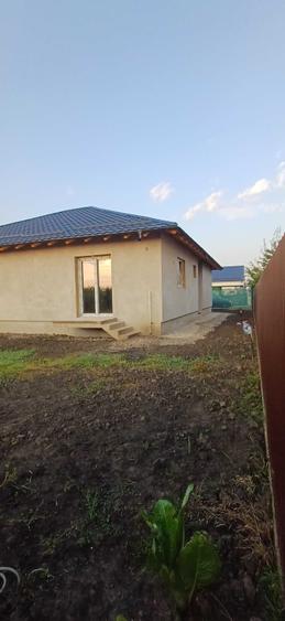 Casă cu 3 camere în Sânpetru