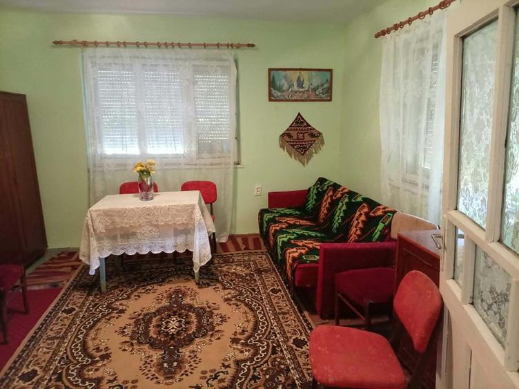 Casă cu 2 camere cu Teren 1369 Mp în Diviciorii Mici