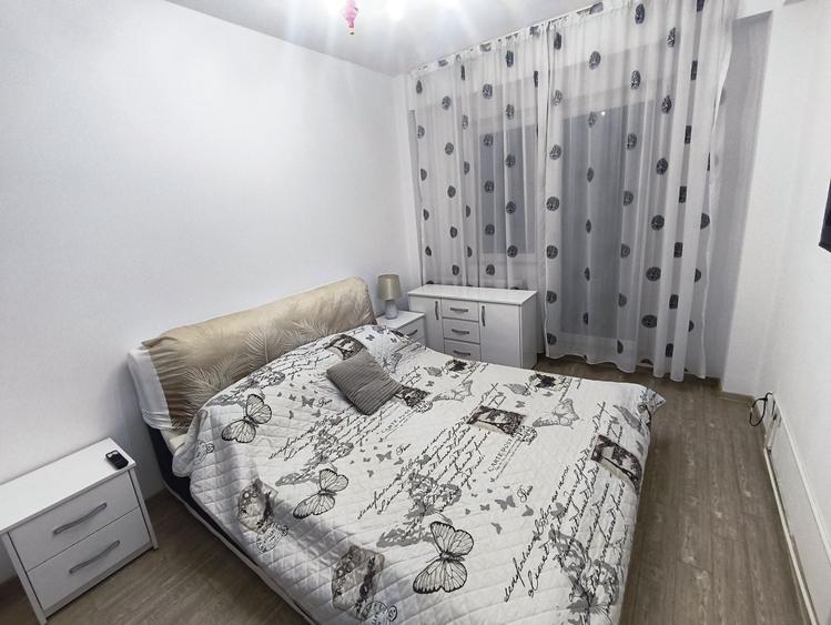 Apartament cu 3 camere decomandat în Dobroești