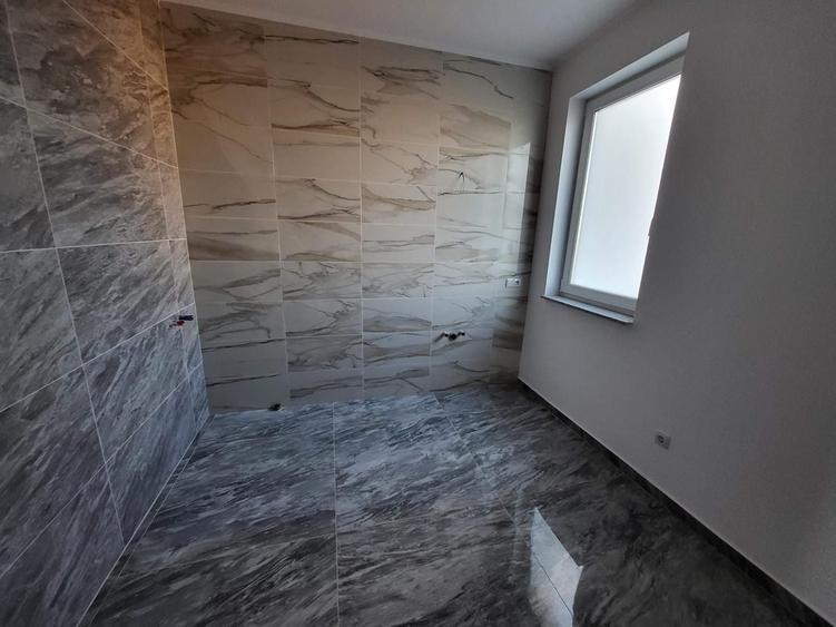 Casă cu 4 camere cu Teren 1300 Mp în Moșnița Nouă