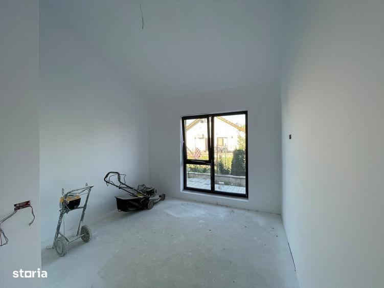 Casă cu 4 camere în Ghiroda