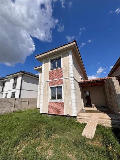 Duplex cu 5 camere cu Garaj în Moșnița Veche