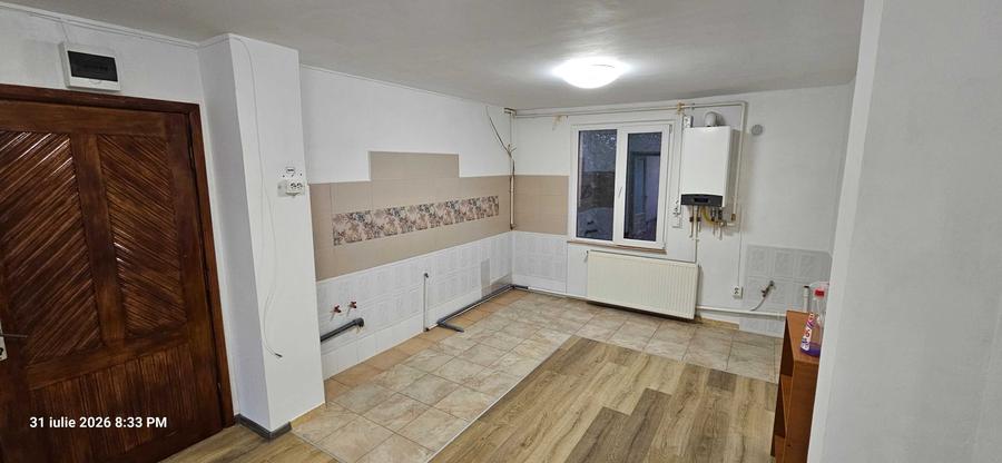 Apartament cu 3 camere decomandat în Craiter