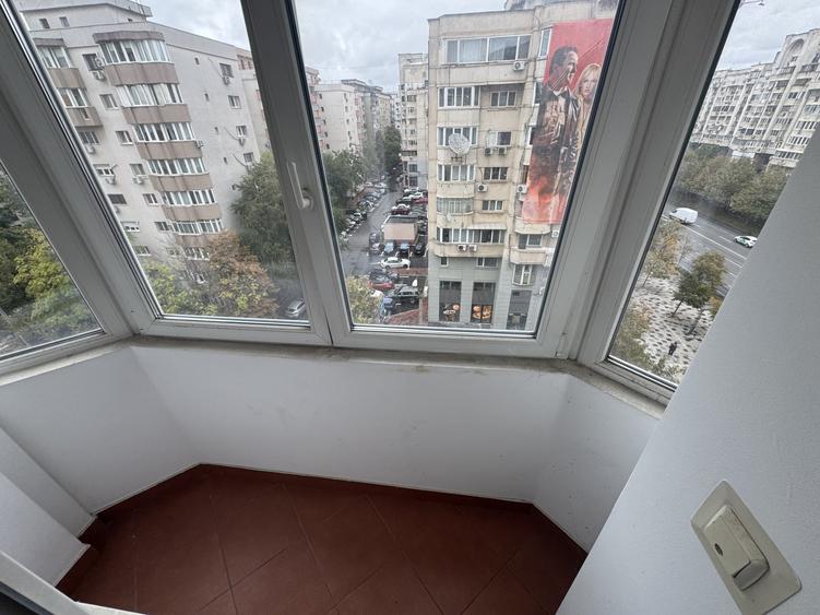 Apartament cu 3 camere decomandat în Decebal