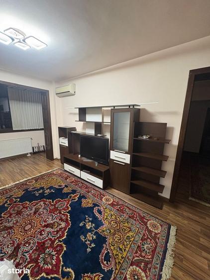 Apartament cu 3 camere decomandat în Hala Centrală
