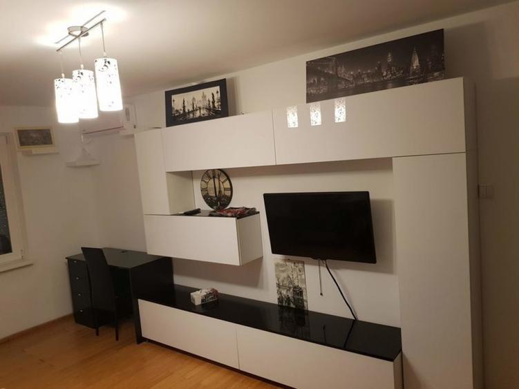 Apartament cu 3 camere decomandat în Dristor