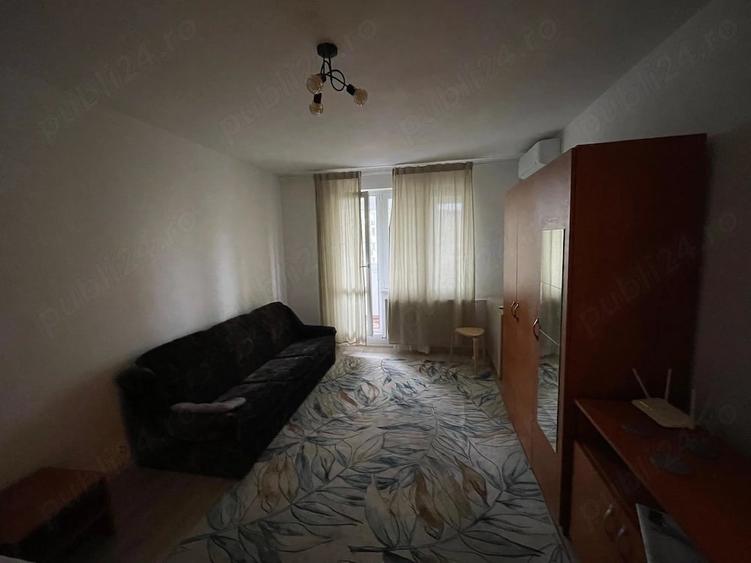 Garsonieră decomandată în Apusului