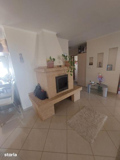 Casă cu 4 camere cu Teren 520 Mp în Central