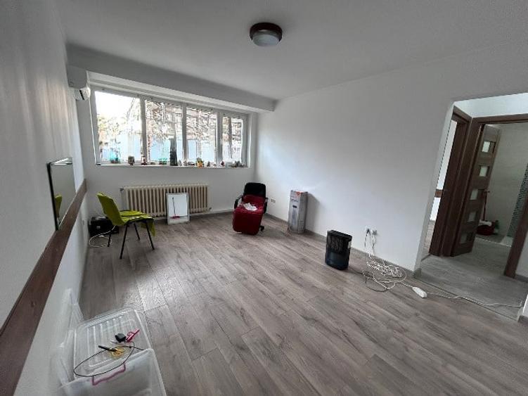 Apartament cu 2 camere semidecomandat în Școlilor