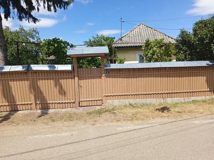 Casă cu 3 camere cu Teren 1000 Mp în Zănești