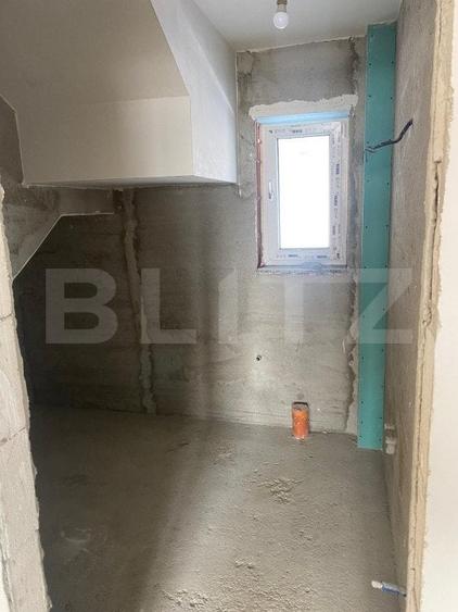 Duplex cu 4 camere cu Canalizare în Exterior Sud