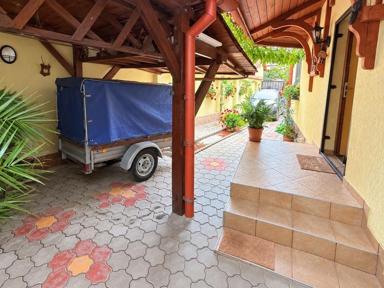 Duplex cu 3 camere cu Teren 200 Mp în Sub Arini