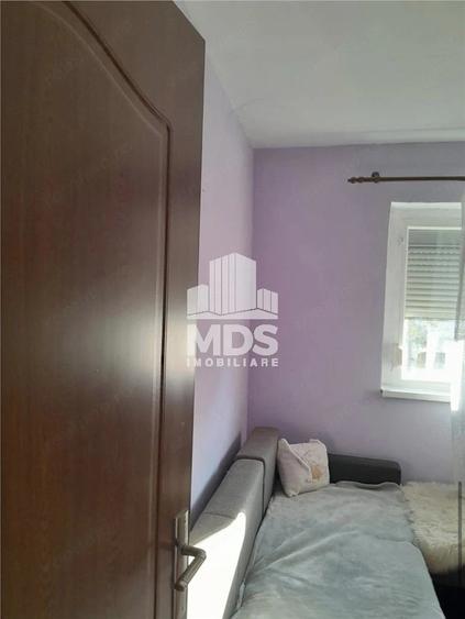 Apartament cu 3 camere semidecomandat, mobilat în Girocului