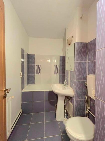 Apartament cu 3 camere decomandat în Prundu