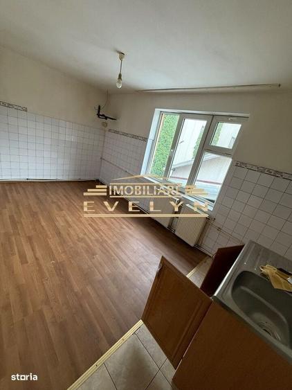 Casă cu 4 camere în Central