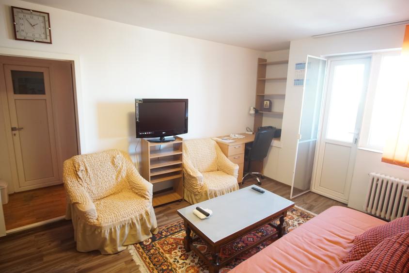 Apartament cu 2 camere semidecomandat în 1 Mai
