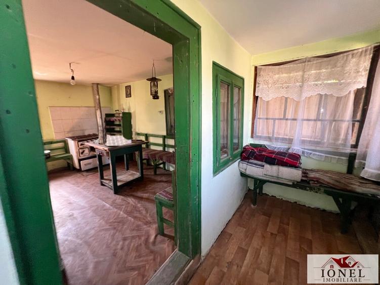 Casă individuală cu 2 camere cu Teren 116445 Mp în Mogoș