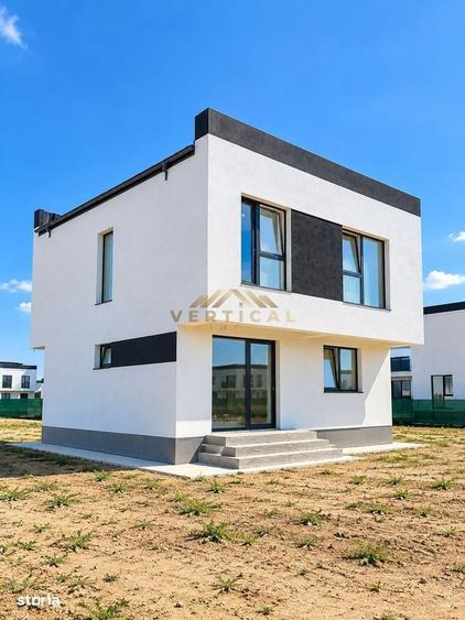 Casă cu 4 camere în Crețești