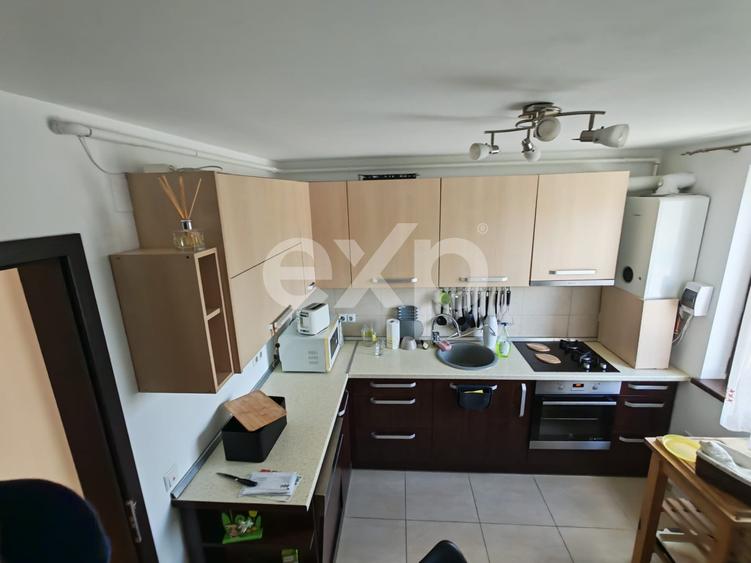 Apartament cu 3 camere decomandat, mobilat în Tractorul