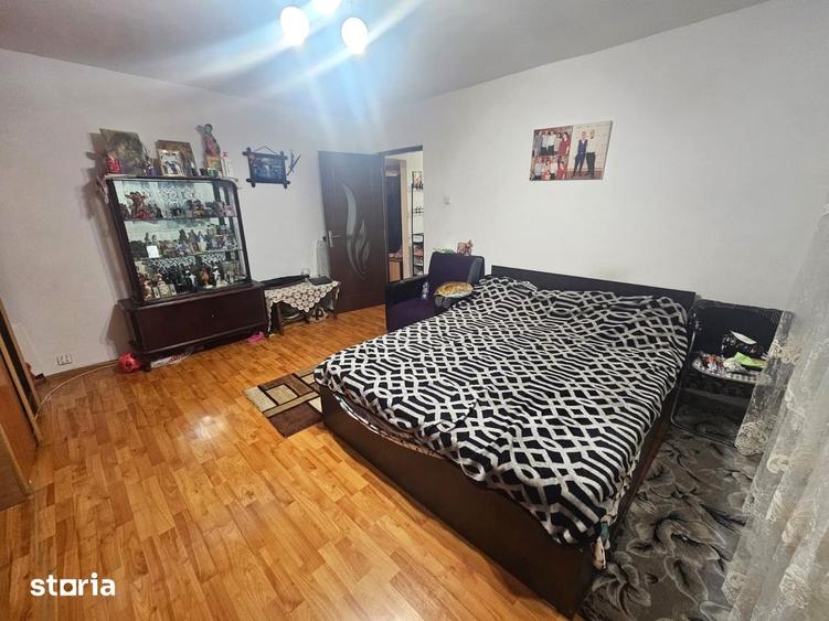 Apartament cu 3 camere decomandat în Aviației