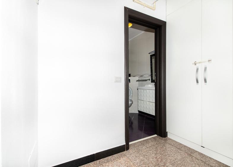 Apartament cu 4 camere decomandat, mobilat în Dămăroaia