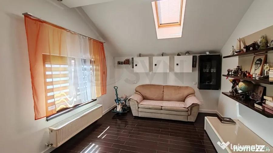 Casă cu 8 camere cu Teren 250 Mp în Mihai Bravu